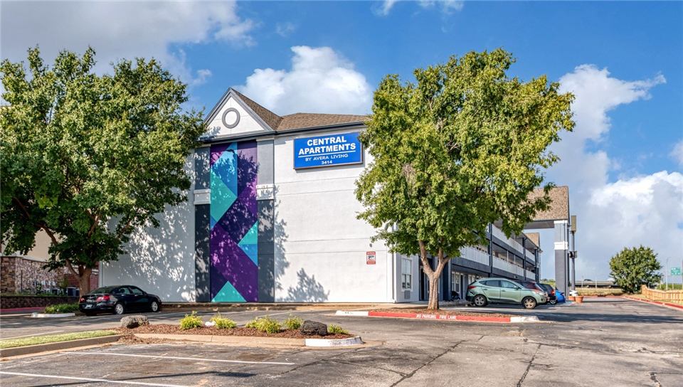 Central Apartments by Avera Living, Tulsa, OK